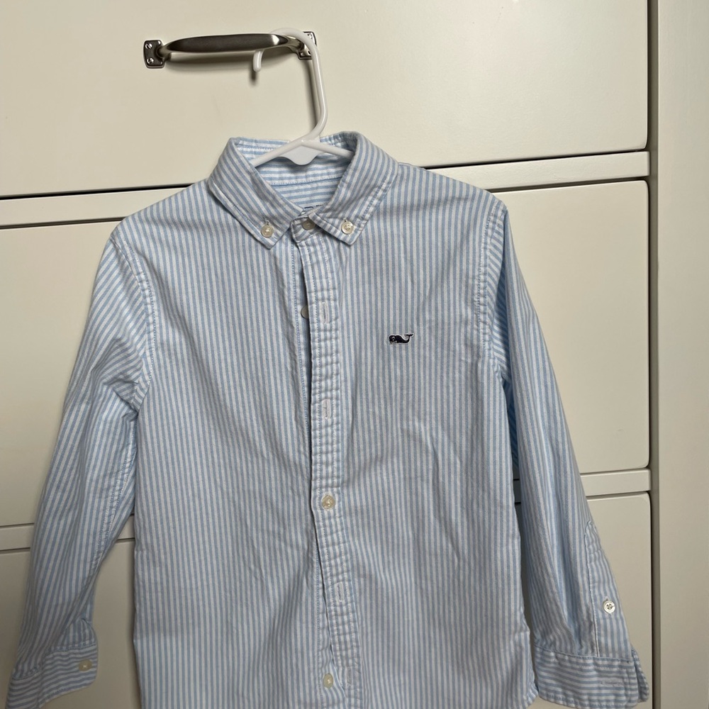 Vineyard Vines Blue and White Button Down Shirt size 5